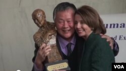 魏京生基金會向佩洛西頒發“人權自由衛士獎”