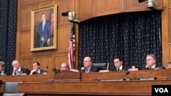 2019年6月4日，麥戈文眾議員、魯比奧參議員、史密斯眾議員等兩黨議員在國會舉行天安門事件30周年的聽證會。(美國之音李逸華拍攝) 