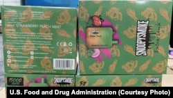 资料照片：美国联邦政府收缴的未得到授权的水果口味的电子烟产品。