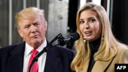 川普總統的女兒伊萬卡(右)率領美國代表團，前往南韓平昌參加冬季奧運會的閉幕式。