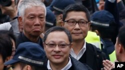 占中三子戴耀廷(前中)、陈健民(右)及朱耀明(左)