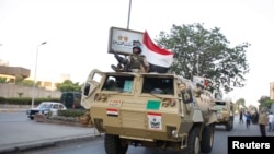 2013年7月3日埃及军车开往开罗总统府