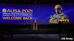 美國陸軍部長克里斯汀·沃穆思2021年10月11日在美國陸軍協會（AUSA）年會暨武器展開幕式致辭（圖片來源：美國陸軍）