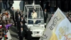 2013-02-27 美國之音視頻新聞: 教宗本篤16世最後一次接見信眾