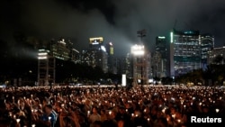 香港民眾於２０１９年在維多利亞公園參加支聯會主辦紀念八九六四民主運動被鎮壓30週年活動。 （2019年6月4日）