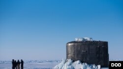 美軍“康涅狄格號”潛艇2018年3月9日在北冰洋浮出海面（美國海軍）