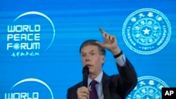 美国驻中国大使尼古拉斯·伯恩斯（Nicholas Burns）2022年7月在北京出席一场活动。（美联社）