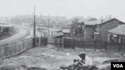 1933年烏克蘭大饑荒中的哈爾科夫地區。照片最早由奧地利工程師維尼伯格拍攝，烏克蘭媒體和民族記憶學院公佈了複製版。(美國之音白樺) 