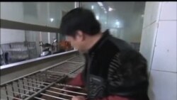 2013-04-03 美國之音視頻新聞: 中國再多四人罹患H7N9禽流感