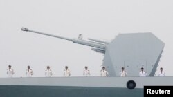 中國海軍驅逐艦太原號2019年4月23日在山東青島參加慶祝人民解放軍海軍建軍70週年的閱兵活動。（資料照路透社）