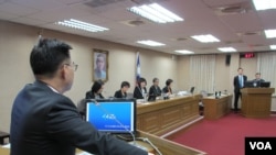 台灣立法院外交及國防委員會3月19號質詢的情形 (美國之音張永泰拍攝)