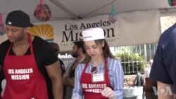 志愿者为无家可归者带来希望和温暖