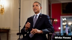 ທ່ານໂອບາມາກ່າວໃນຄຳປາໄສປະຈຳສັບປະດາຂອງທ່ານ ທີ່ທໍານຽລຂາວ ໃນວັນທີ 17 ສິງຫາ, 2012