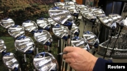 在美國華盛頓地區一家商店裡出售的中國製造高爾夫球桿。（資料照）