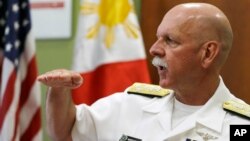 美軍太平洋艦隊司令海軍上將斯威夫特7月17日在馬尼拉接受記者訪問資料照。