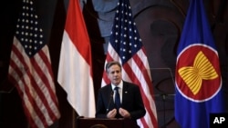 资料图：美国国务卿布林肯2021年12月在印尼首都雅加达预告即将推出的美国印太战略。（美联社）