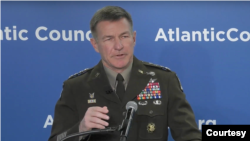 美國陸軍參謀長麥康維爾上將(General James McConville)2020年1月14日在大西洋理事會講話（大西洋理事會畫面）