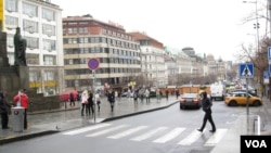 位于布拉格市中心的瓦茨拉夫广场，是1968年布拉格之春和1989年天鹅绒革命的中心。