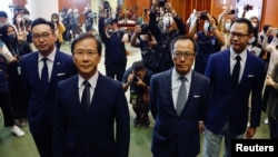 香港四位民主派議員被取消議員資格後見記者（路透社2020年11月11日）