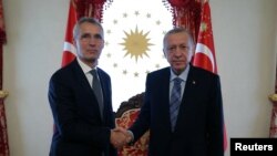 Генеральный секретарь НАТО Йенс Столтенберг и президент Турции Реджеп Тайип Эрдоган. Стамбул, 4 июня 2023 г. 