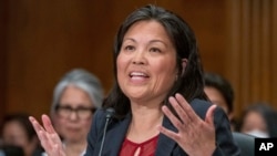 現任勞工部副部長蘇維思2023年4月20日出席參議院健康、教育、勞工和退休金事務委員會有關她出任勞工部長的人事確認聽證會。（美聯社）