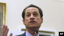 纽约民主党众议员安东尼·韦纳(资料照片)