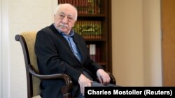 居住在美国的土耳其穆斯林神职人员居伦在宾夕法尼亚州的家中。（2017年7月10日）