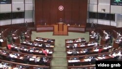 資料照片：香港立法會審議“一地兩檢”條例草案。