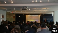 乔治华盛顿大学举行台湾研讨会(美国之音钟辰芳拍摄)