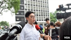 主張「港獨」的香港民族黨召集人陳浩天星期一舉行記者會（VOA湯惠芸攝）