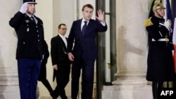 Президент Франции Эммануэль Макрон после первого экстренного неформального саммита европейских лидеров по Украине и европейской безопасности, Елисейский дворец в Париже, 17 февраля 2025 года