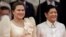 菲律賓副總統薩拉·杜特爾特（Sara Duterte）和總統費迪南德·馬科斯（Ferdinand Marcos Jr.）在就職典禮上。 （資料照，2022年6月30日）