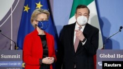 歐盟委員會主席馮德萊恩和意大利總理德拉吉5月21日在羅馬舉行的20國集團全球健康峰會的記者會上。