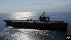 正在南中國海巡航的美國海軍卡爾文森號航空母艦