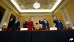 图右至左：前美国副国安顾问博明（Matthew Pottinger）、前美国国安顾问麦克马斯特（H.R.McMaster）、人权活动人士童屹、美国制造业联盟主席斯科特·保罗（Scott Paul）