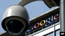 谷歌北京总部门前的监控摄像机镜头
