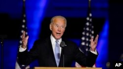 当选总统拜登2020年11月7日在德拉华州威尔明顿发表胜选演说。