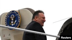 美國國務卿蓬佩奧2020年2月13日乘專家前往多國訪問（路透社）