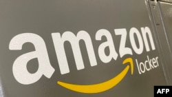 资料照片：亚马逊公司在马里兰州阿纳波利斯的一处储物柜的标识。(2023年2月2日)T