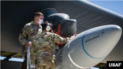 美國空軍人員測試一款高超音速導彈（美國空軍2020年8月6日）