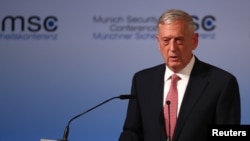美国防部长马蒂斯2月17日在德国慕尼黑的53届慕尼黑安全会议开幕式上讲话。
