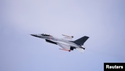 丹麦已经向基辅交付了第二批援乌的美制F-16战机。（资料照0