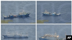 菲律宾政府公布的一组照片。照片显示南中国海黄岩岛附近的中国海警船和驳船。