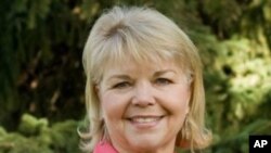 《宠妻：逃离一夫多妻制》的作者苏珊·施密特