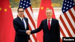 美國貿易代表萊特希澤（左）、財政部長努欽同中國副總理劉鶴（右）（2019年5月1日）