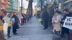 英国示威者抗议俄罗斯侵略乌克兰