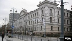  立陶宛首都維爾紐斯的前克格勃大樓，目前是共產黨迫害和蘇聯佔領紀念館。（美國之音白樺拍攝） 
