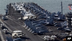 美國核動力航空母艦“尼米茲”號2013年5月訪問韓國