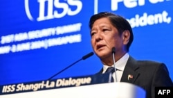 菲律賓總統小費迪南德·馬科斯在新加坡舉行的第21屆香格里拉對話峰會上發表演講。（2024年5月31日）