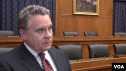  美國國會主持聽證的史密斯眾議員。
